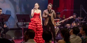 Nguyễn Kiều Oanh song ca “máu lửa” với Myra Trần trong mini show