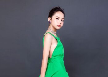 Hoa hậu nhí Phùng Hiểu Anh đón tuổi lên 10 trong tràn ngập tình yêu thương