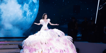 Đăng quang Á quân cuộc thi Hãy là số 1, Sunny Đan Ngọc hạnh phúc trong vòng tay yêu thương của người hâm mộ