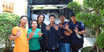 NHÂN 10 NĂM NGÀY GIỖ MẸ, VIỆT HƯƠNG LÀM MỘT VIỆC KHIẾN NHIỀU NGƯỜI XÚC ĐỘNG 