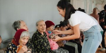 NGỌC CHÂU VÀ MẸ DÀNH TOÀN BỘ TIỀN DIỄN THỜI TRANG CHO HOẠT ĐỘNG CỘNG ĐỒNG