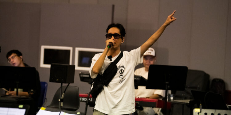 Những hình ảnh đầu tiên của Đen và dàn khách mời tập luyện hết mình cho “Show của Đen” Hà Nội