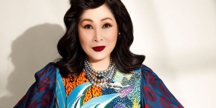 Giảm cân kỉ lục, NSND Hồng Vân ngày càng tự tin