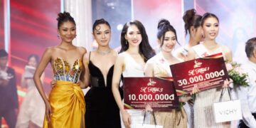 Á HẬU THỦY TIÊN XINH ĐẸP TRÊN GHẾ GIÁM KHẢO CUỘC THI SẮC ĐẸP