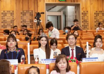 Á hậu 1 Miss Grand Chế Nguyễn Quỳnh Châu đọ sắc bên Miss World 2022 Mai Phương