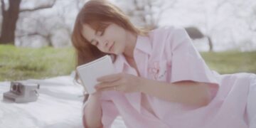 Đông Nhi đưa khán giả du hành ngược thời gian, sống lại thời tuổi trẻ qua MV mới