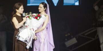 Trung Quân song ca nhưng đòi “chặt đẹp” Bảo Anh khiến khán giả cười nghiêng ngả