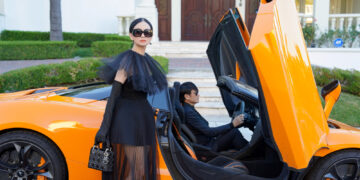 Hà Phương lột xác, đọ dáng bên 2 siêu xe vài chục tỉ