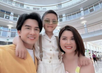 Màn hát live Tình đơn phương của Đan Trường và con trai gây sốt mạng xã hội