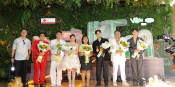 DÀN NGHỆ SĨ ‘KHỦNG’ ĐỔ BỘ CHƯƠNG TRÌNH LA CÀ HÁT CA  