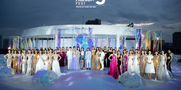 Hoa hậu Bảo Ngọc thần thái xuất hiện giữa bầu trời bong bóng kết màn thời trang