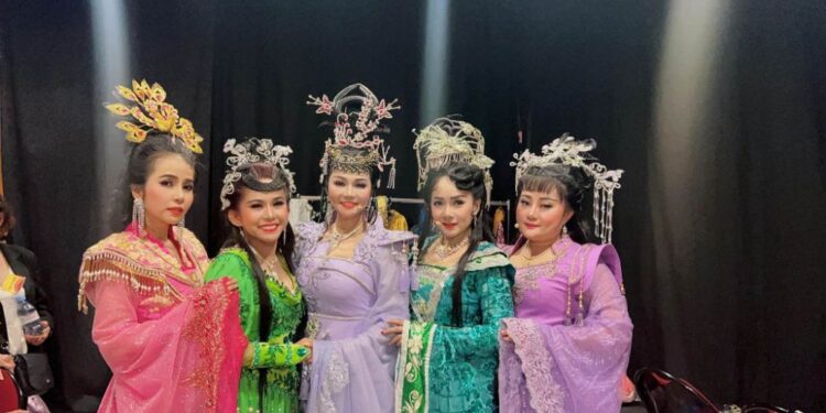 Hai suất diễn thiện nguyện của Đoàn Huỳnh Long tại Pháp thắng lớn