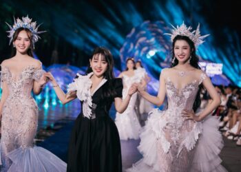 Á HẬU PHƯƠNG NHI DIỄN FIRST FACE CHO BST MỚI “SONG OF MERMAID”