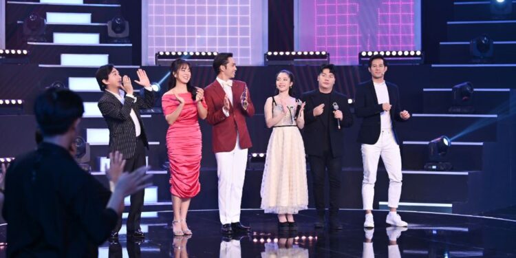 Song ca giấu mặt hút dàn ca sĩ, nhạc sĩ, diễn viên đình đám showbiz Việt