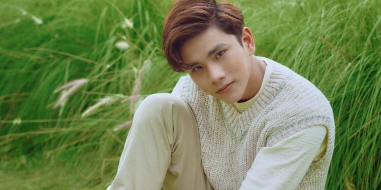 Diễn viên Thiện Nhân hoá chàng thơ tại The Florest – Hoa trong rừng