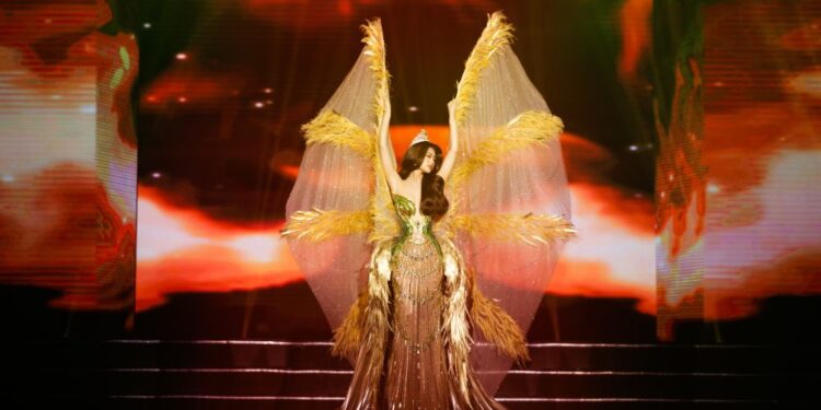 BÀI NÓI TRUYỀN CẢM HỨNG CỦA HOA HẬU ĐOÀN THIÊN ÂN TẠI MÀN FINAL WALK