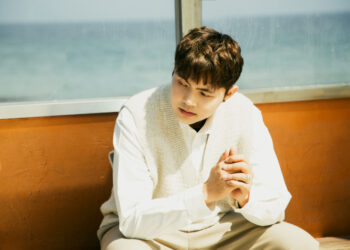 Sự trở lại ấn tượng của Andiez cùng bản ballad tự sự đầy da diết “Ai Đang Ở Trong Gương”