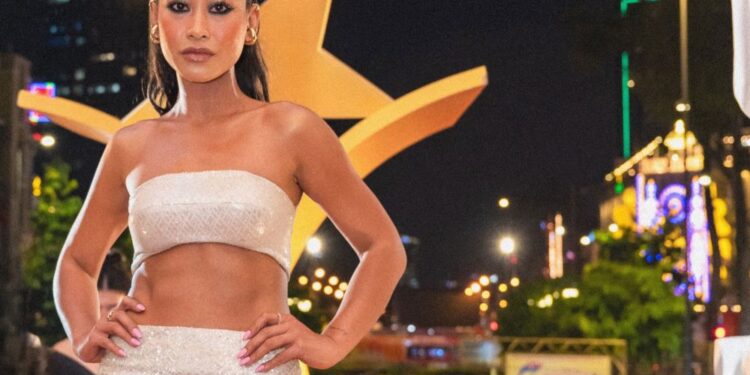 Nữ diễn viên cá tính Kim B của Đêm tối rực rỡ thắng giải quốc tế