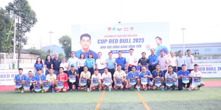 96 đội bóng tham dự Giải bóng đá Thanh niên công nhân Cup Red Bull 2023 khu vực Đồng bằng Sông Tiền