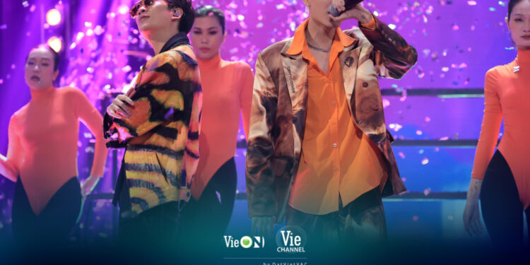 Vỡ òa trong nước mắt khoảnh khắc Double2T trở thành Quán quân Rap Việt Mùa 3