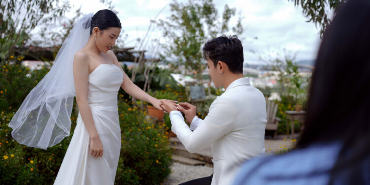 NSƯT Phi Điểu bất ngờ xuất hiện trong MV ‘Nhịp đập bên ngực trái’ của Đan Trường