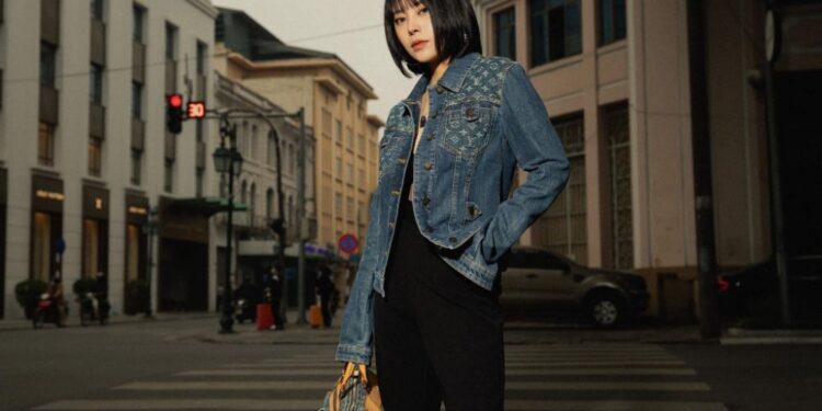 Từng đi rửa bát thuê, cô gái cao 1,45 mét đăng quang Á hậu tại cuộc thi nhan sắc Việt