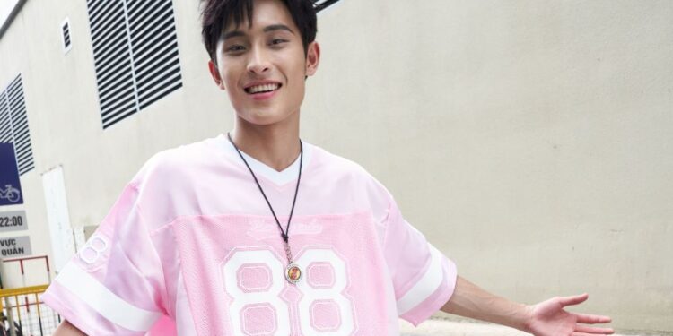 Giới trẻ thi nhau đu trend “Vặn ga rồi lên anh phóng,…”, chủ nhân hóa ra không xa lạ!