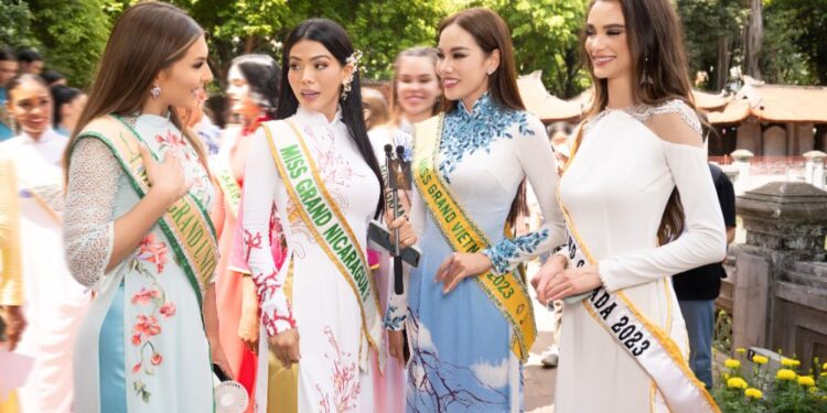 Hơn 70 Hoa hậu Quốc tế và hành trình khám phá vẻ đẹp Việt Nam trong Áo dài Ngô Nhật Huy