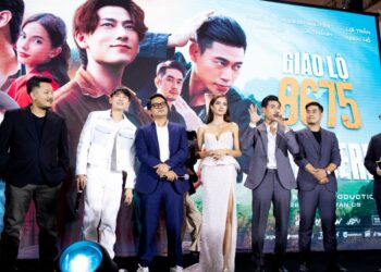 Lợi Trần và Ngọc Hồ “khiêu chiến” nhau trực tiếp ở thảm đỏ Giao Lộ 8675