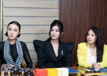 NTK LÊ LONG DŨNG, NGUYỄN MINH CÔNG NGỒI GHẾ “NÓNG” CHẤM THI THUYẾT TRÌNH TOP 80 DỰ ÁN QUẢNG BÁ VĂN HÓA DÂN TỘC 