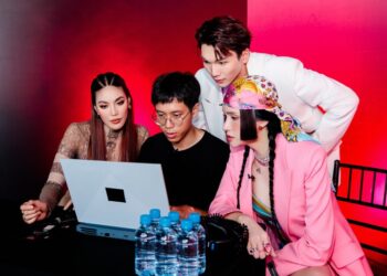 Flex “profile” chàng đạo diễn trẻ xuất hiện tại The New Mentor 2023: 1,5 triệu followers, “em út” của dàn sao hot Vbiz