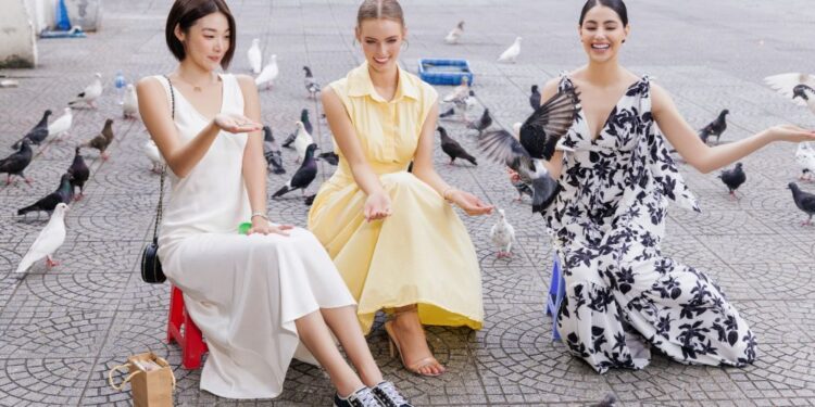 Các nàng hậu Miss Earth 2022 thích thú dạo phố và thưởng thức ẩm thực đường phố Sài Gòn