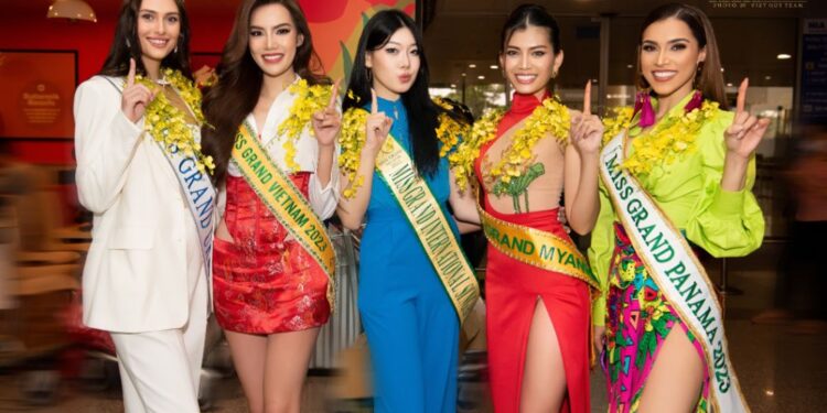 Đằng sau khâu vận chuyển vài hàng trăm vali hành lý cho thí sinh Hoa hậu Hòa bình Quốc tế