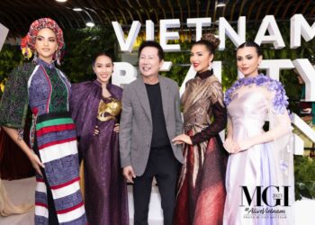 Đạo diễn Hoàng Nhật Nam: “Tôi nhờ hơn 70 nhan sắc khắp thế giới quảng bá áo dài”