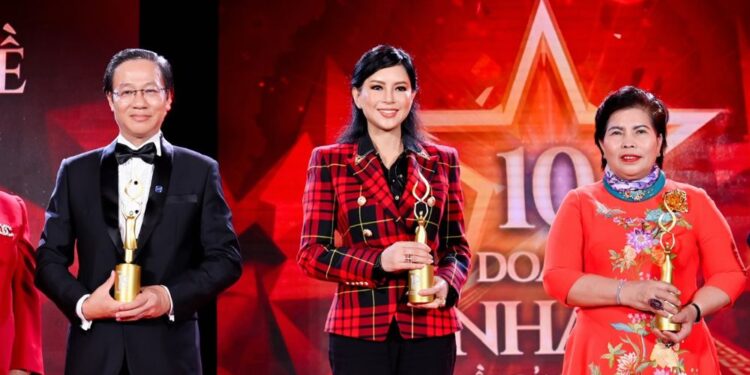 Doanh nhân Thuỷ Tiên được vinh danh truyền cảm hứng và thúc đẩy tinh thần khởi nghiệp