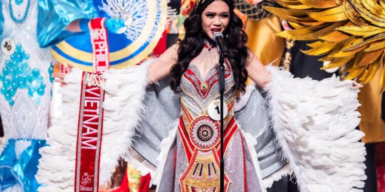 Sandy Nguyễn- Tân Hoa hậu Á Châu tài đức vẹn toàn