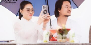 Phong cách ton-sur-ton của vợ chồng đạo diễn Hoàng Nhật Nam và doanh nhân Phạm Kim Dung