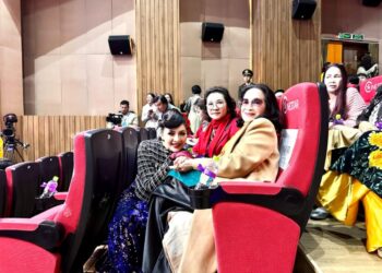 Thái Nhã Vân lo lắng khi được trao cơ hội công bố kết quả ở Liên hoan phim Việt Nam