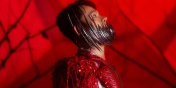 Poppy Nhật Liêm đầu tư trang phục và vũ đạo cực đỉnh cho “Light You Up”