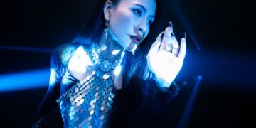 Hà Nhi bắt tay với “phù thủy tạo hit” Drum7 làm mới Ai Lau Đôi Mi Hoen