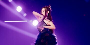 Huyền Baby đốt cháy sân khấu Chị Đẹp Đạp Gió Rẽ Sóng với hit trending Hai Phút Hơn