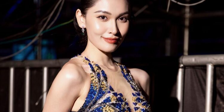 Dẫn chung kết Miss Earth 2023, Á Hậu Thùy Dung gây bất ngờ với thần thái và khả năng làm chủ sân khấu chuyên nghiệp