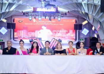 Vương miện Hoa hậu Doanh nhân hoàn vũ trị giá 2 tỉ đồng