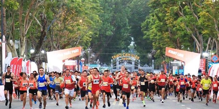 Chạy bộ: Sự lan tỏa tích cực về sức khỏe và tinh thần “Vượt trội hơn mỗi ngày”