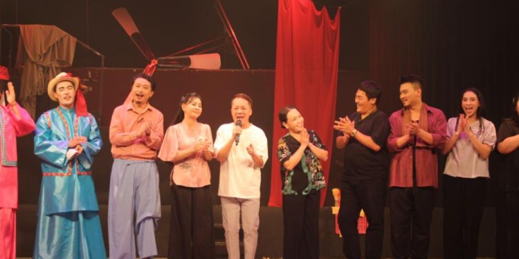 Việt Hương, Võ Tấn Phát, Bảo Bảo – Bộ 3 hài hước của “Lụa máu”