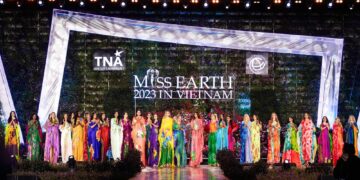 Thí sinh Miss Earth 2023 khoe dáng nóng bỏng với bikini dưới trời lạnh 15 độ