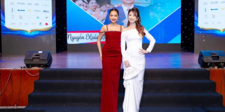 Á hậu Ngọc Liên diện cây trắng đọ sắc Ngọc Châu