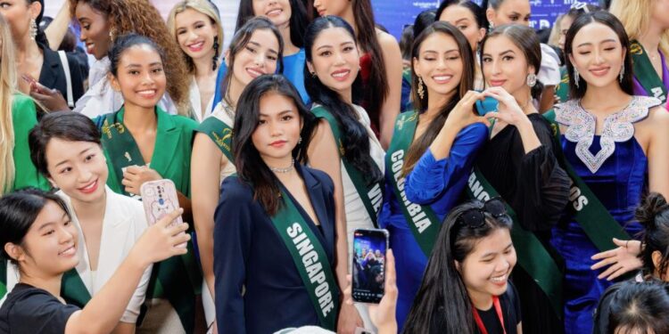 Dàn thí sinh Miss Earth 2023 tiếp tục chuỗi hoạt động của tuần lễ Du lịch TP.HCM 