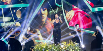 Trường Giang, Trấn Thành, Minh Hằng, Kiều Minh Tuấn, Yeye Nhật Hạ,… cùng nhiều nghệ sĩ vinh dự nhận cúp vàng 10 năm Ngôi Sao Xanh