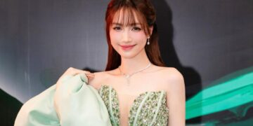 Hòa Minzy đeo trang sức trị giá gần nửa tỷ của PNJ tham gia sự kiện